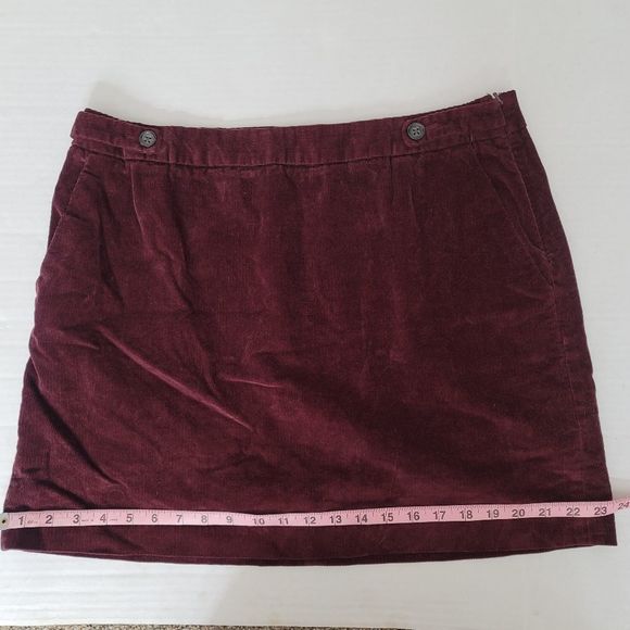 Banana Republic Curdoroy Mini Skirt, Sz.14, Maroon - Picture 10 of 10